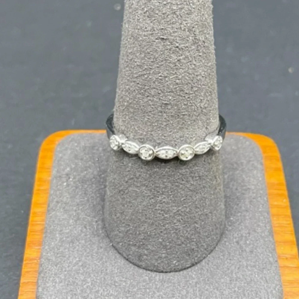 Vtg Silver Tone Oval Marquise Cubic Zirconia Half Eternity Band Ring Size 9.5